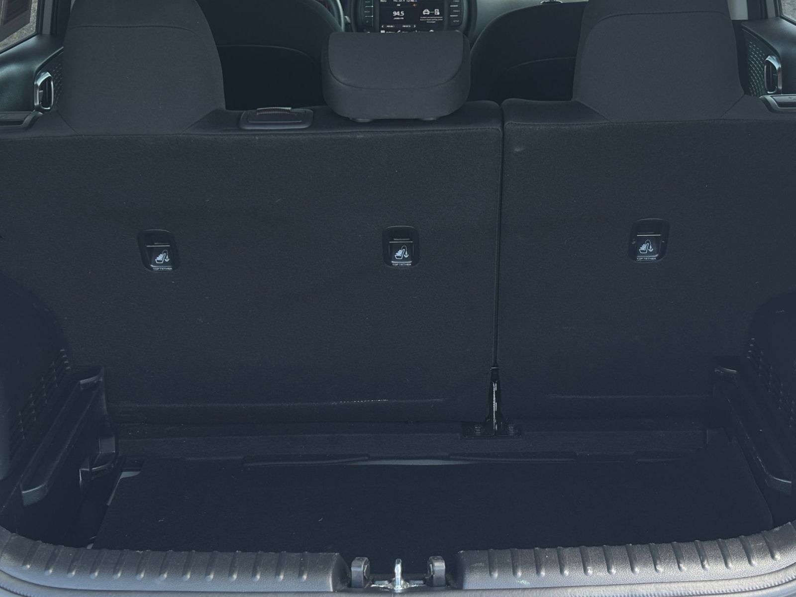 Used 2025 Kia Soul LX w/ LX Technology Package FWD image 25