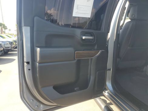 Used 2021 Chevrolet Silverado 1500 LT Trail Boss AWD/4WD image 17