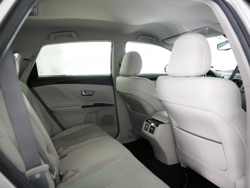 Used 2012 Toyota Venza LE FWD image 35