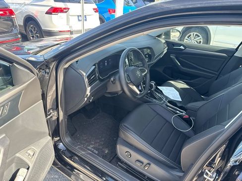 Used 2024 Volkswagen Jetta SE w/ Panoramic Sunroof Package FWD image 5