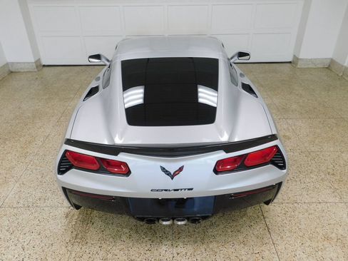 Used 2019 Chevrolet Corvette Stingray Coupe w/ Carbon Flash Badge Package RWD image 59