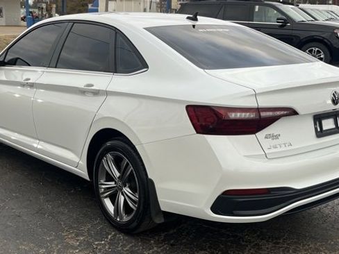 Used 2024 Volkswagen Jetta SE image 6