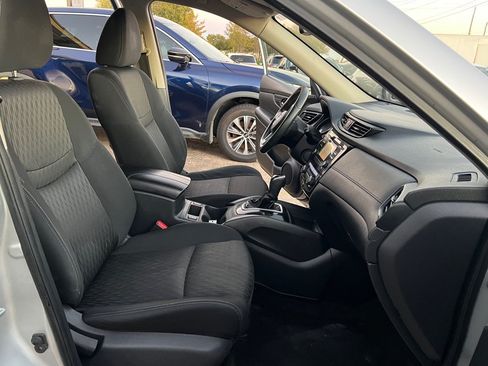 Used 2017 Nissan Rogue SV FWD image 13