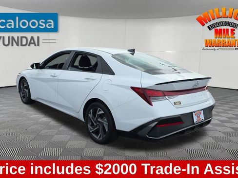 Used 2025 Hyundai Elantra Sport image 5