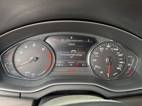 Used 2023 Audi Q5 2.0T Premium w/ Convenience Package AWD/4WD image 4