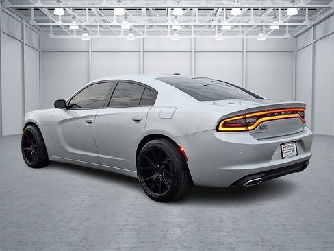 Used 2021 Dodge Charger SXT w/ Leather Interior Group image 7