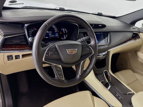 Used 2018 Cadillac XT5 Premium Luxury w/ Driver Assist Package FWD image 8