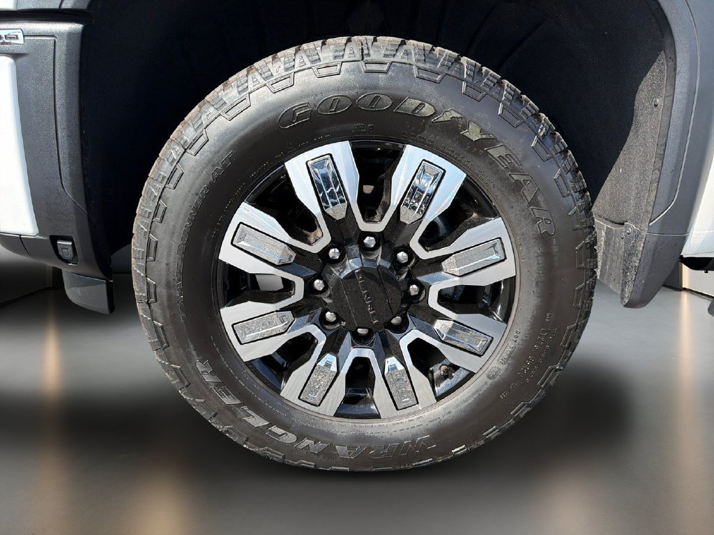 Certified 2025 GMC Sierra 2500 Denali AWD/4WD image 10