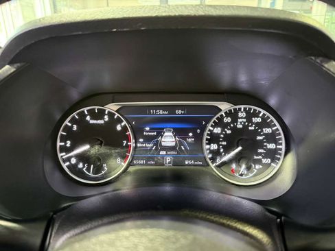 Used 2024 Nissan Sentra SV FWD image 13
