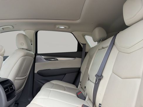 Used 2020 Cadillac XT5 Premium Luxury w/ LPO, Floor Liner Package FWD image 17