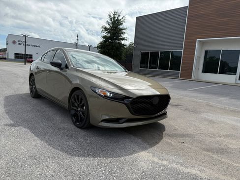 Used 2024 MAZDA MAZDA3 s image 4