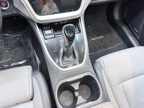 Used 2020 Subaru Outback Limited image 23