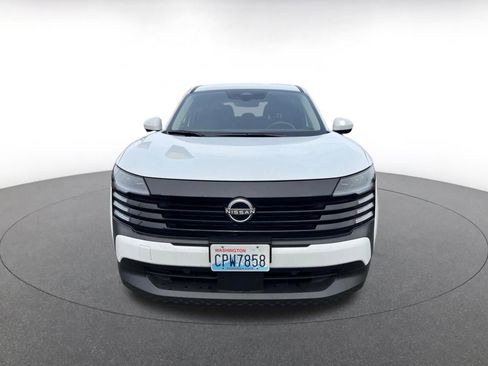 Used 2025 Nissan Kicks SV image 2