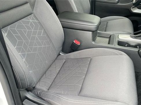 Used 2025 Nissan Frontier SV image 23