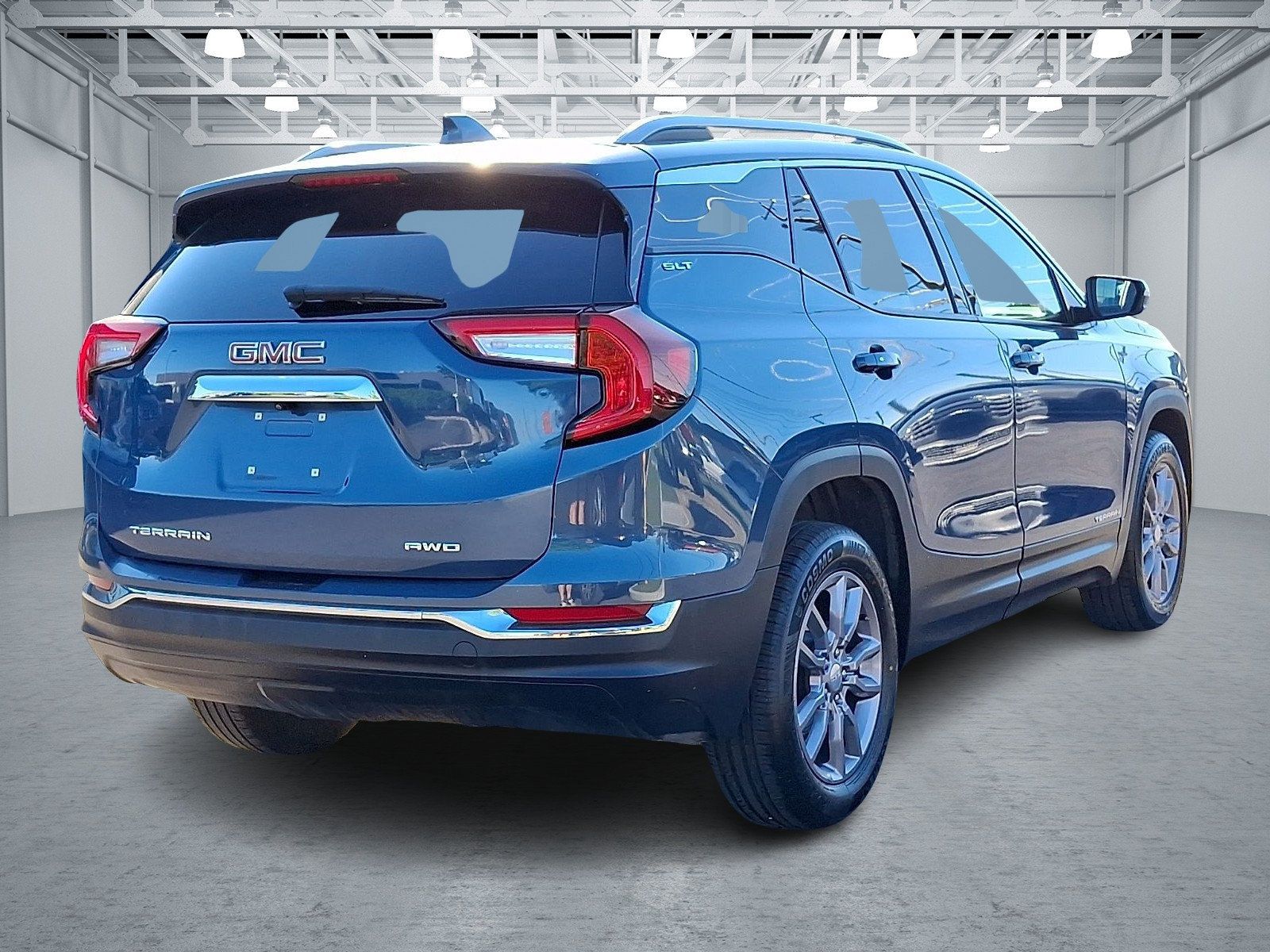 Used 2024 GMC Terrain SLT AWD/4WD image 6