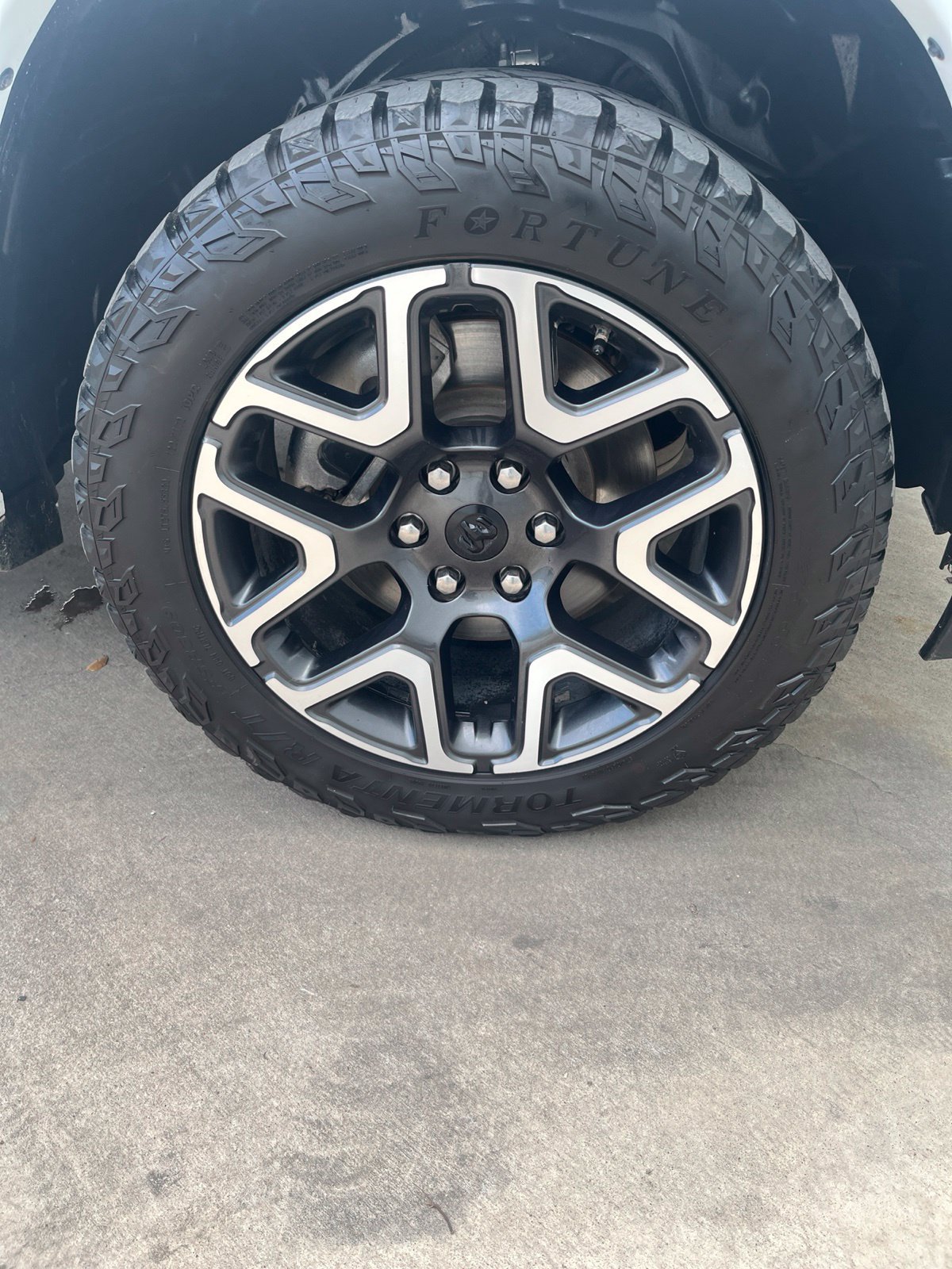 Used 2025 RAM 1500 Laramie AWD/4WD image 24