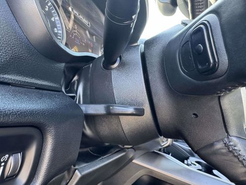 Used 2022 RAM 1500 Big Horn AWD/4WD image 32