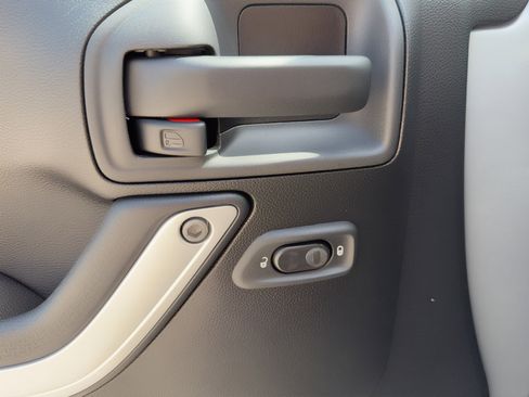 Used 2013 Jeep Wrangler Sahara w/ Connectivity Group image 15