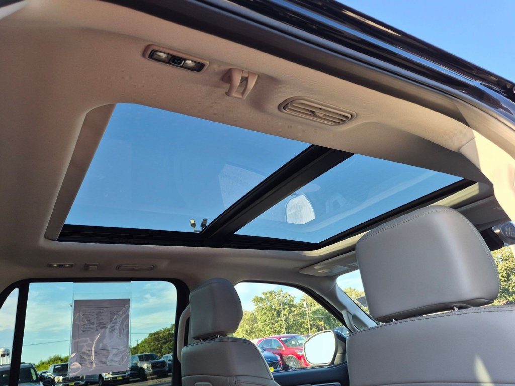 Used 2025 Ford Expedition Active AWD/4WD image 30