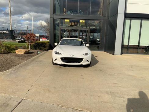 New 2025 MAZDA MX-5 Miata RF Grand Touring w/ Weather Package RWD image 2