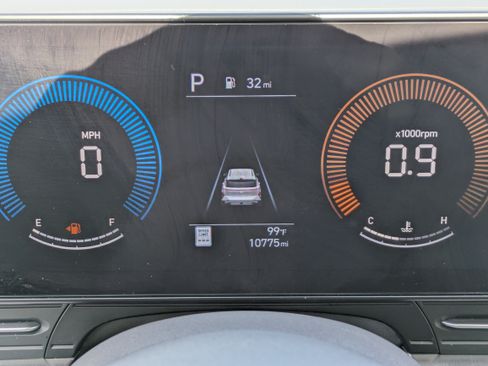 Used 2025 Hyundai Kona SEL FWD image 24