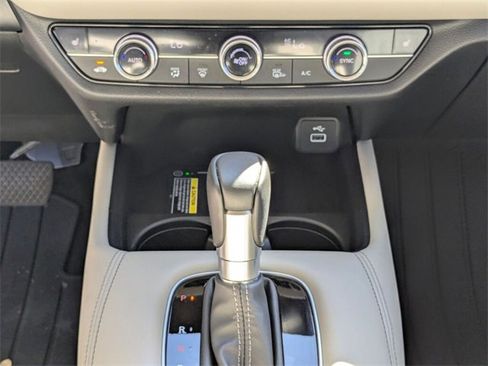 Certified 2024 Honda HR-V EX-L image 16