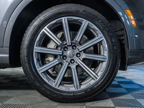 Used 2019 Audi Q7 3.0T Premium Plus image 18