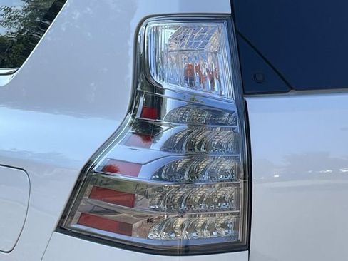Used 2020 Lexus GX 460 Premium w/ Premium Package AWD/4WD image 10