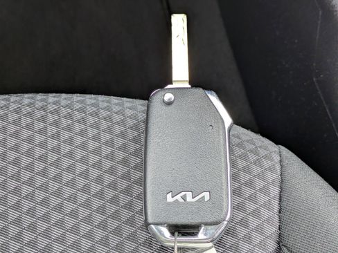 Certified 2023 Kia Soul LX w/ LX Technology Package FWD image 24