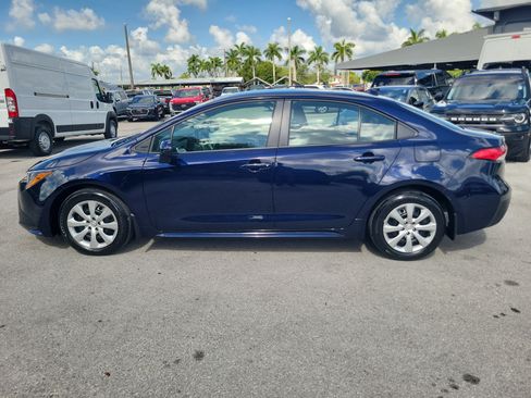 Used 2025 Toyota Corolla LE FWD image 8