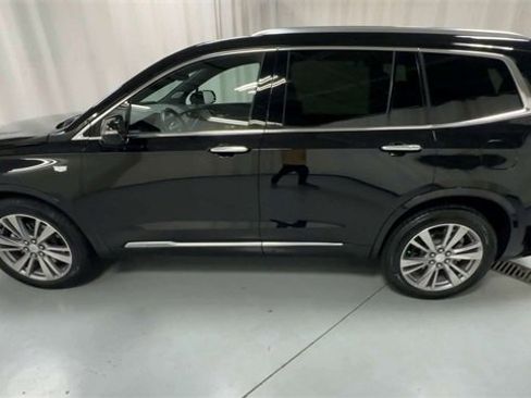 Certified 2025 Cadillac XT6 Premium Luxury image 5