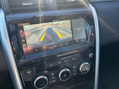 Used 2017 Land Rover Discovery HSE image 32