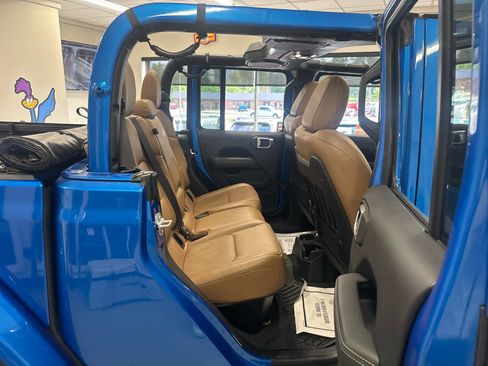 Used 2022 Jeep Gladiator Rubicon w/ Cold Weather Group image 15