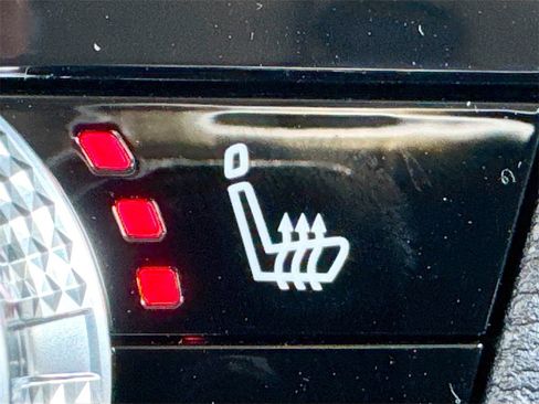 New 2025 Mitsubishi Outlander SE image 21