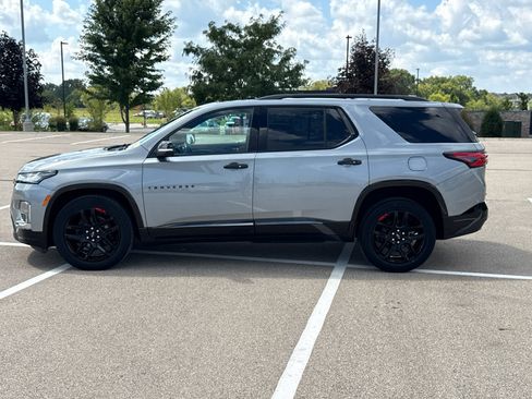 Used 2023 Chevrolet Traverse Premier w/ Redline Edition AWD/4WD image 3