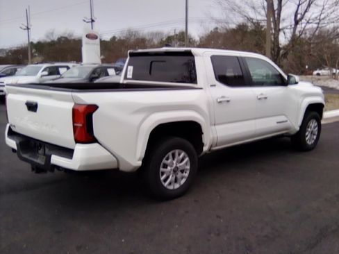 Used 2024 Toyota Tacoma SR5 image 9
