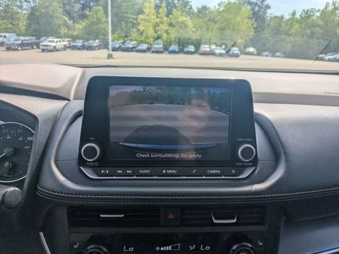 Used 2023 Nissan Rogue SV w/ SV Premium B Package image 25