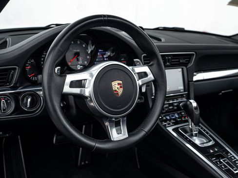 Certified 2014 Porsche 911 Targa 4S image 15