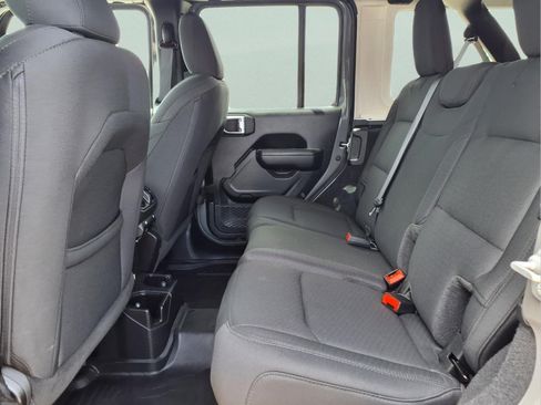 Used 2022 Jeep Wrangler Unlimited Sport AWD/4WD image 13