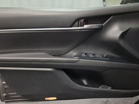 Used 2018 Toyota Camry SE w/ Convenience Package image 21