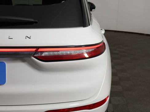 Used 2024 Lincoln Corsair AWD image 15