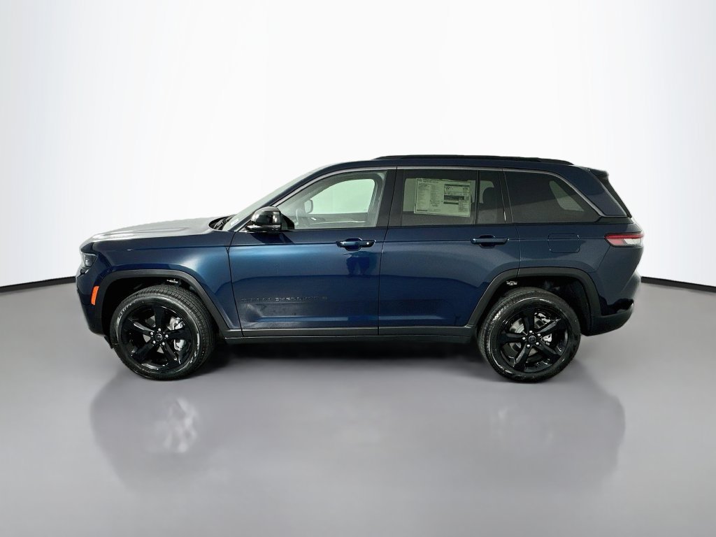 New 2027 Jeep Grand Cherokee Limited w/ Limited Altitude Package AWD/4WD image 4