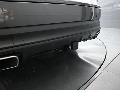 Used 2023 Porsche Cayenne AWD/4WD image 3