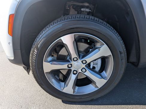 Certified 2023 Jeep Grand Cherokee L Limited w/ Luxury Tech Group II image 9