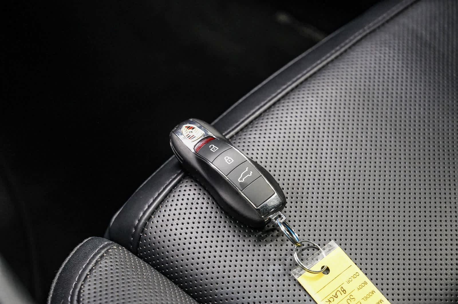 Used 2025 Porsche Macan Turbo AWD/4WD image 27