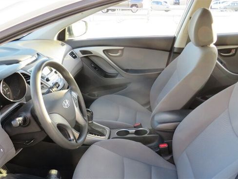 Used 2016 Hyundai Elantra SE FWD image 11