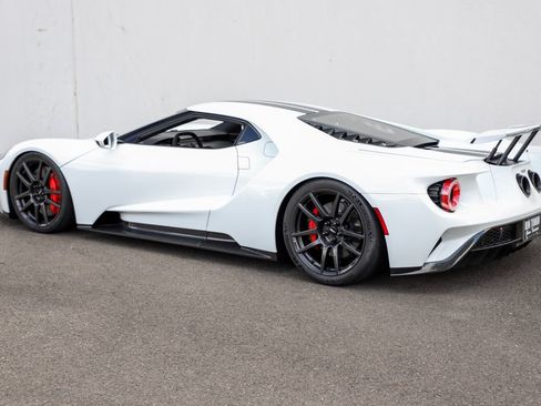 Used 2017 Ford GT RWD image 22
