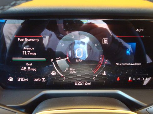 Used 2025 GMC Acadia Elevation image 9