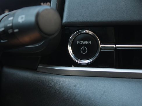 Used 2023 Mitsubishi Outlander SE image 22