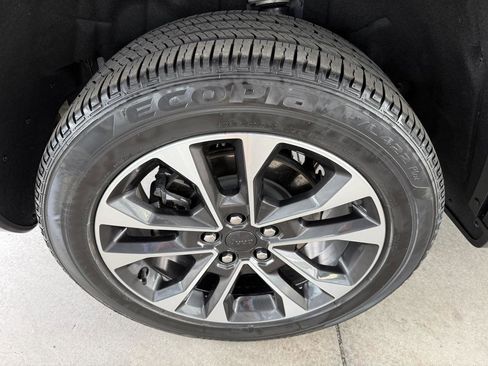 Used 2023 Jeep Grand Cherokee L Overland w/ Advanced Protech Group III image 69